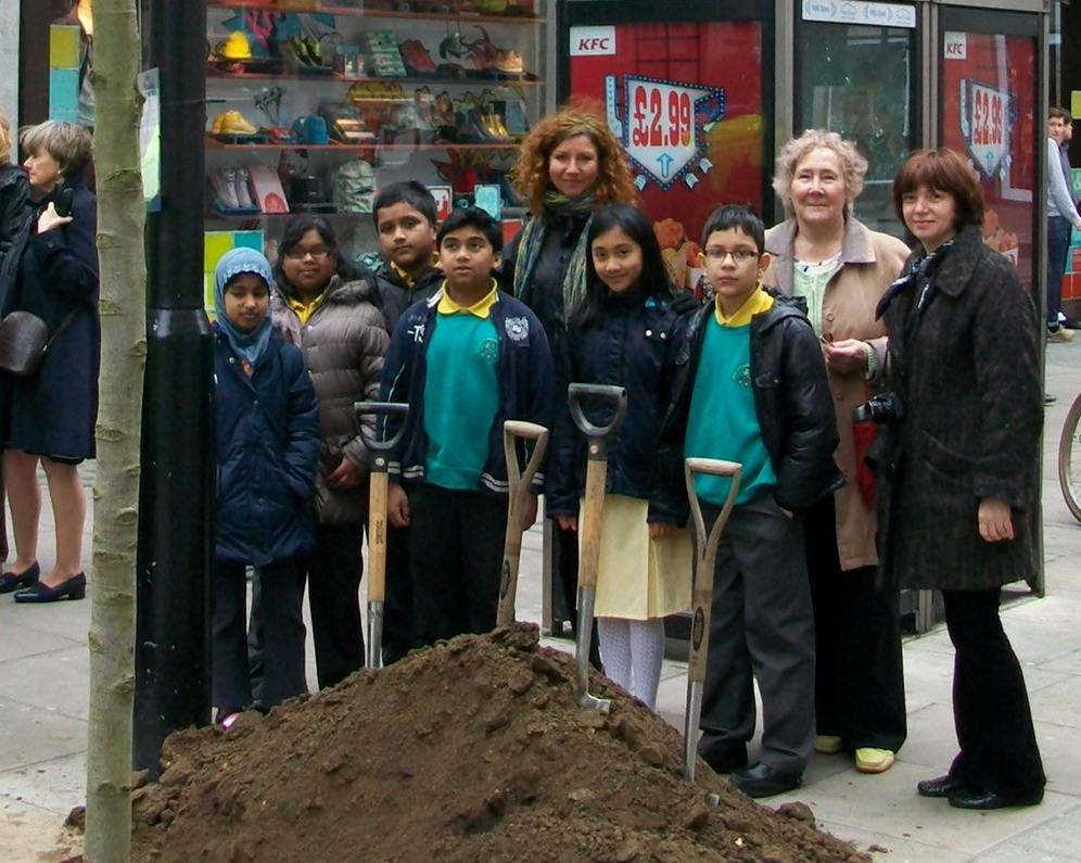 Children from All Souls School in Fitzrovia at the Tree Planting.
